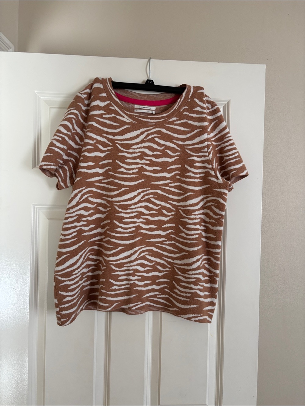 Anthropologie Tan & White Zebra-Print Short Sleeve Sweater